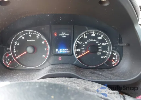 2014 Subaru Outback 2.5I Limited z USA, uszkodzony, nr VIN 4S4BRCNC2E3309926